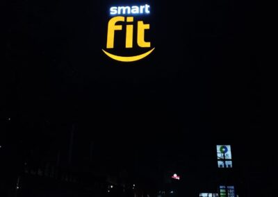 fabricacion de totems publicitarios