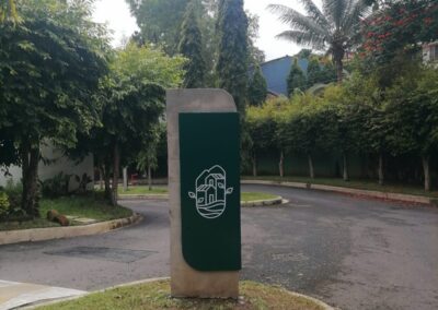 fabricacion de totems publicitarios