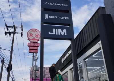 fabricacion de totems publicitarios