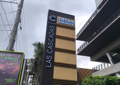 fabricacion de totems publicitarios