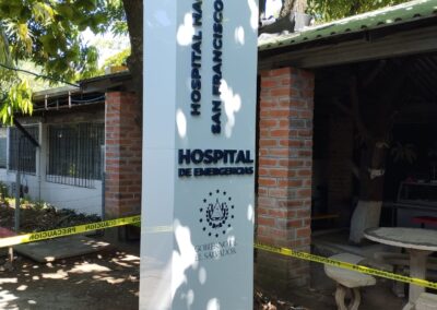 fabricacion de totems publicitarios