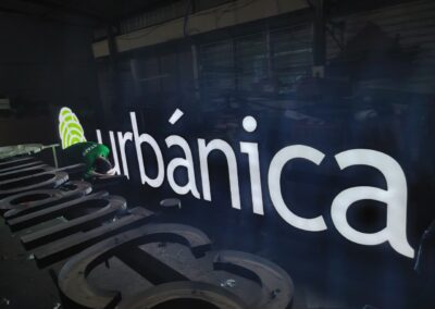 instalación de rotulos en el salvador