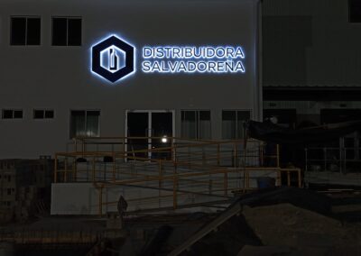 instalación de rotulos en el salvador